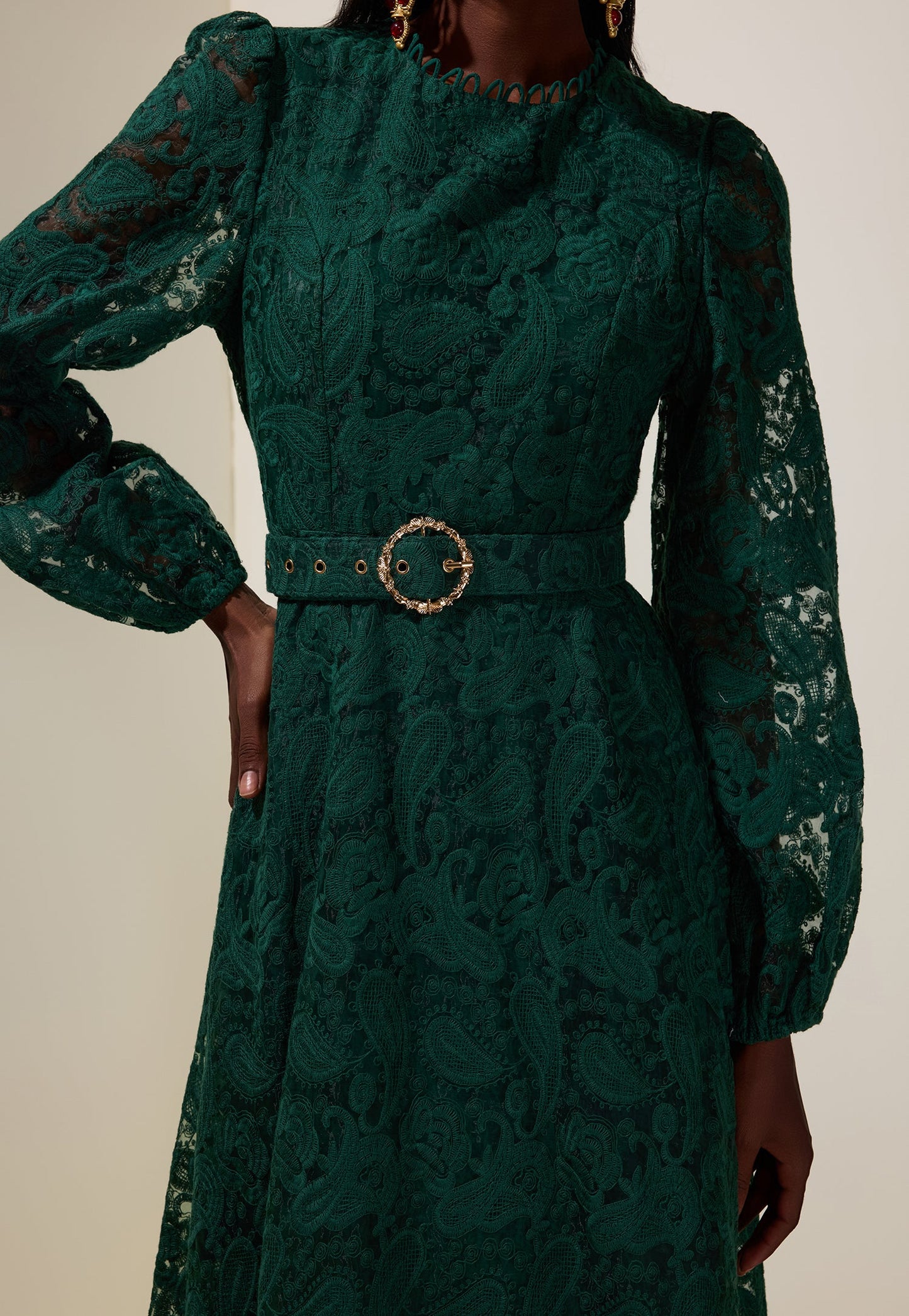 Robe mi-longue avec ceinture