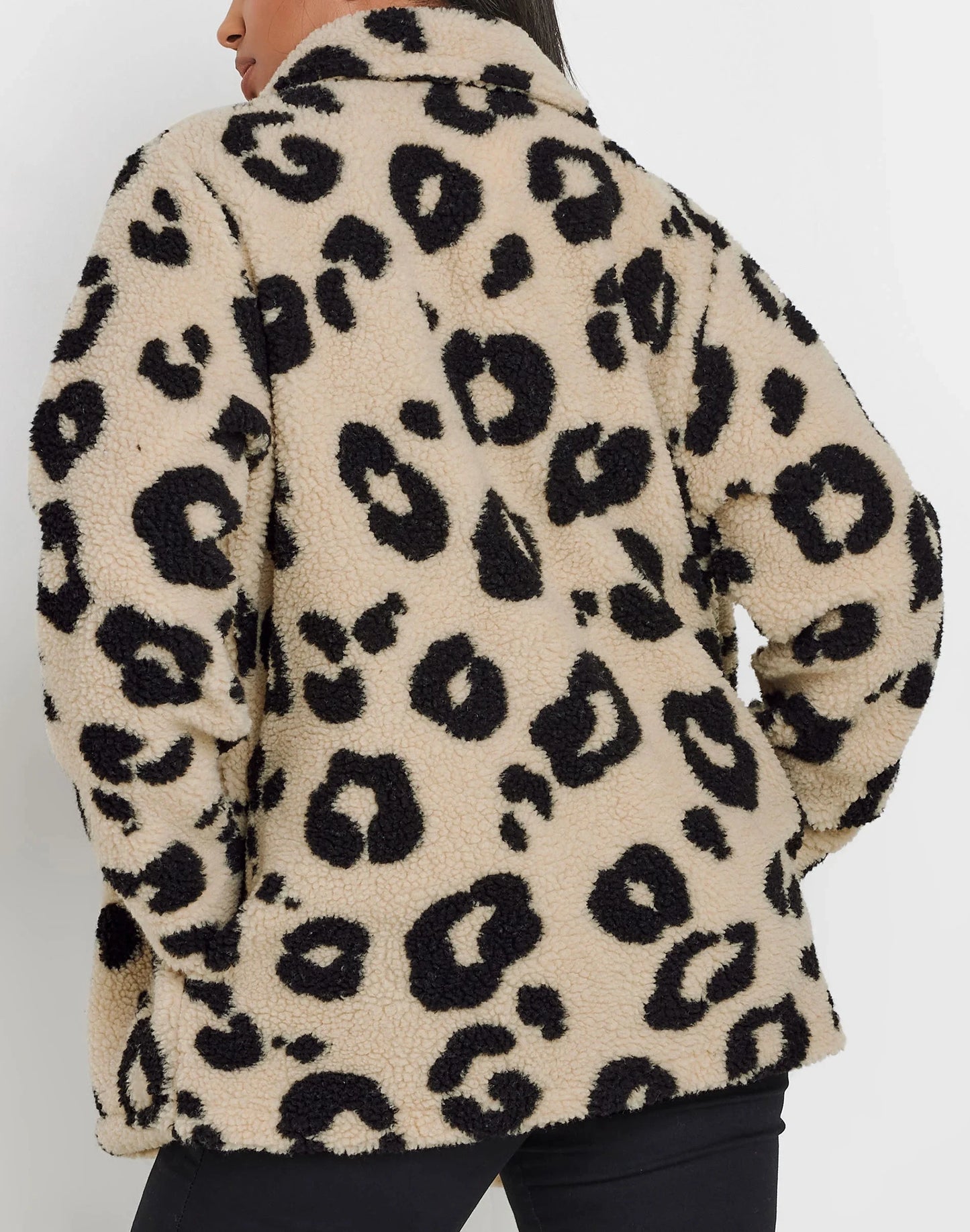 Veste polaire beige et noir léopard