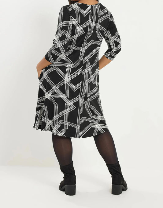 Robe longue noire à poches imprimé abstrait