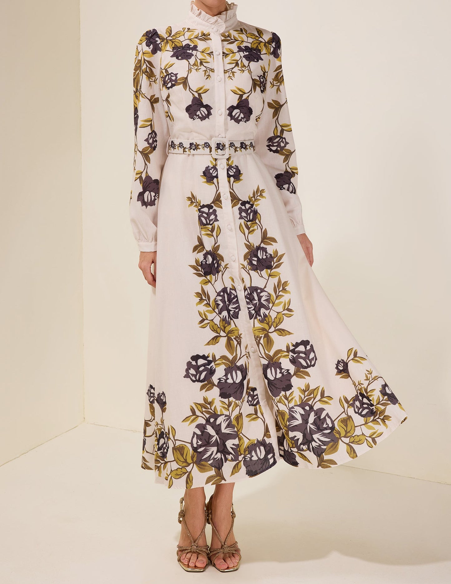 Robe midi fleurie à simple boutonnage avec ceinture