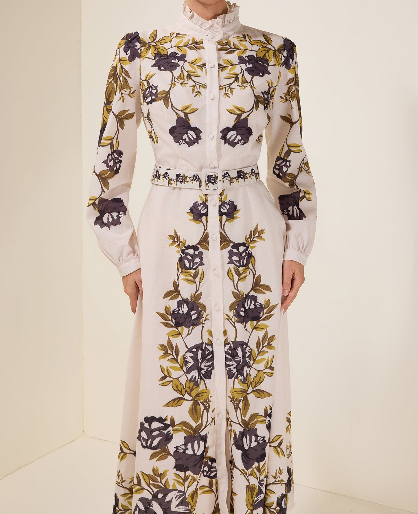 Robe midi fleurie à simple boutonnage avec ceinture