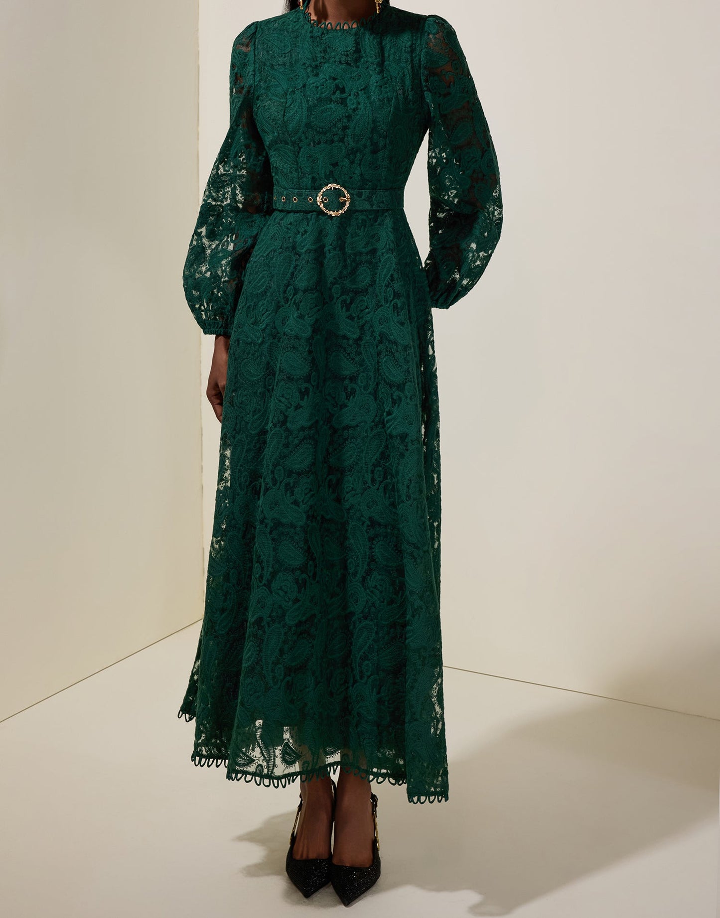 Robe mi-longue avec ceinture