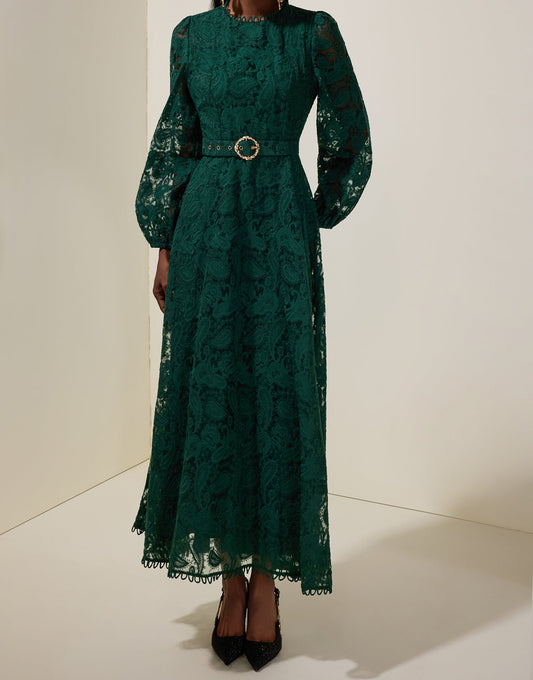 Robe mi-longue avec ceinture