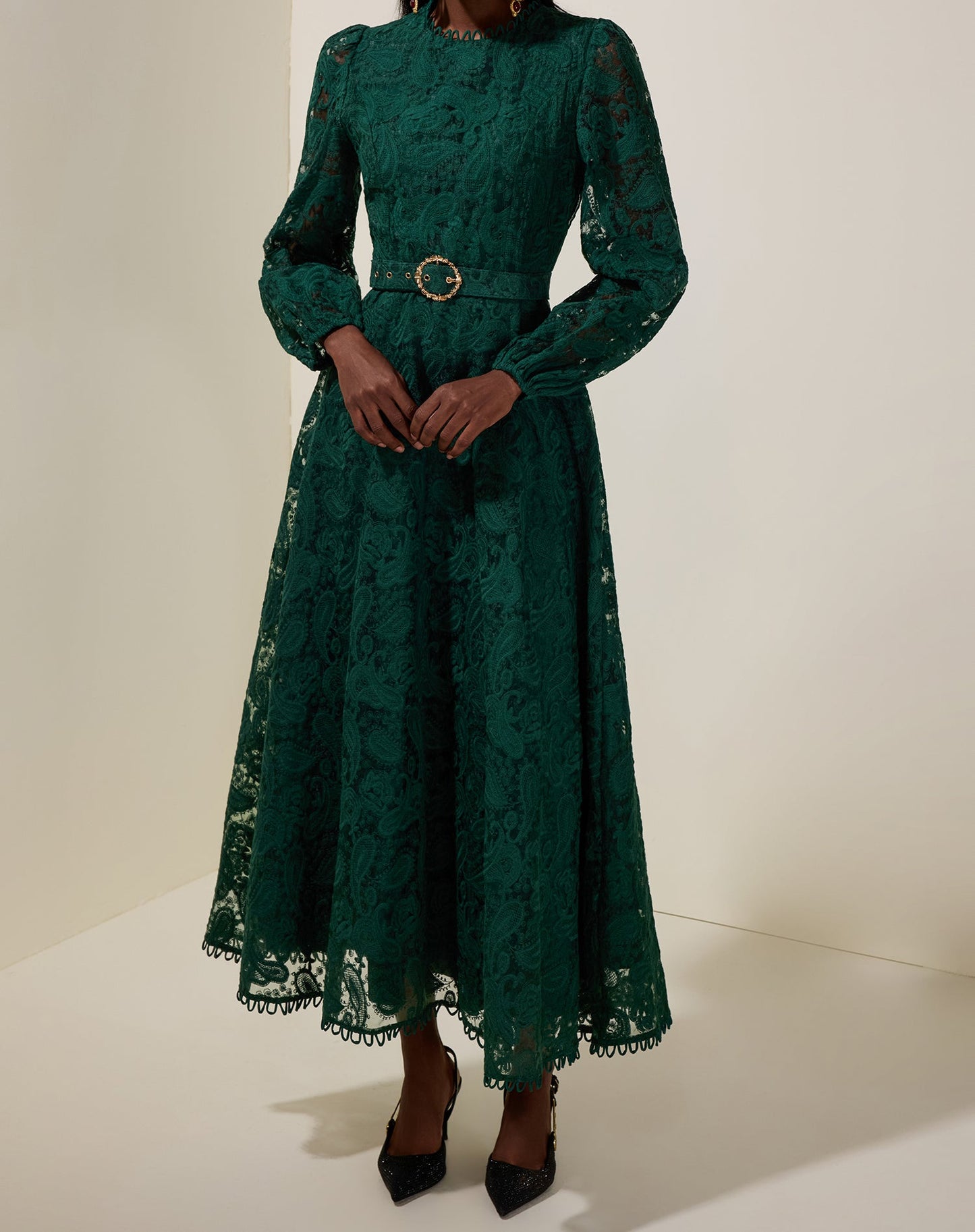 Robe mi-longue avec ceinture