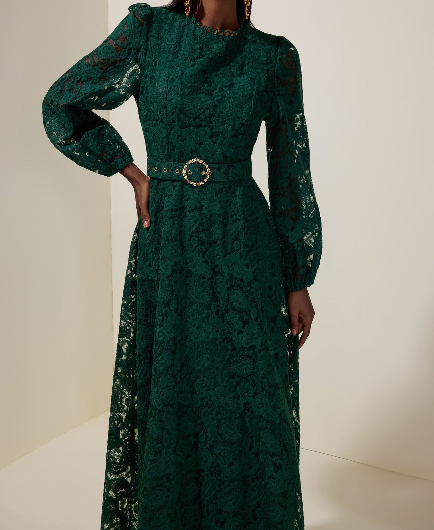 Robe mi-longue avec ceinture