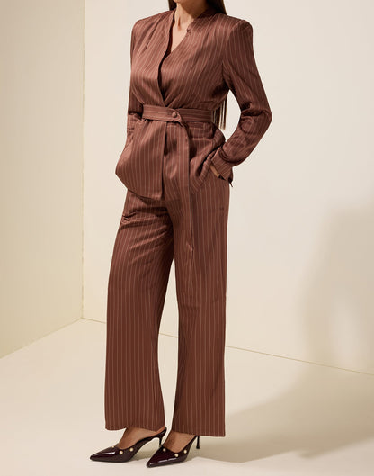Ensemble blazer rayé et pantalon avec ceinture