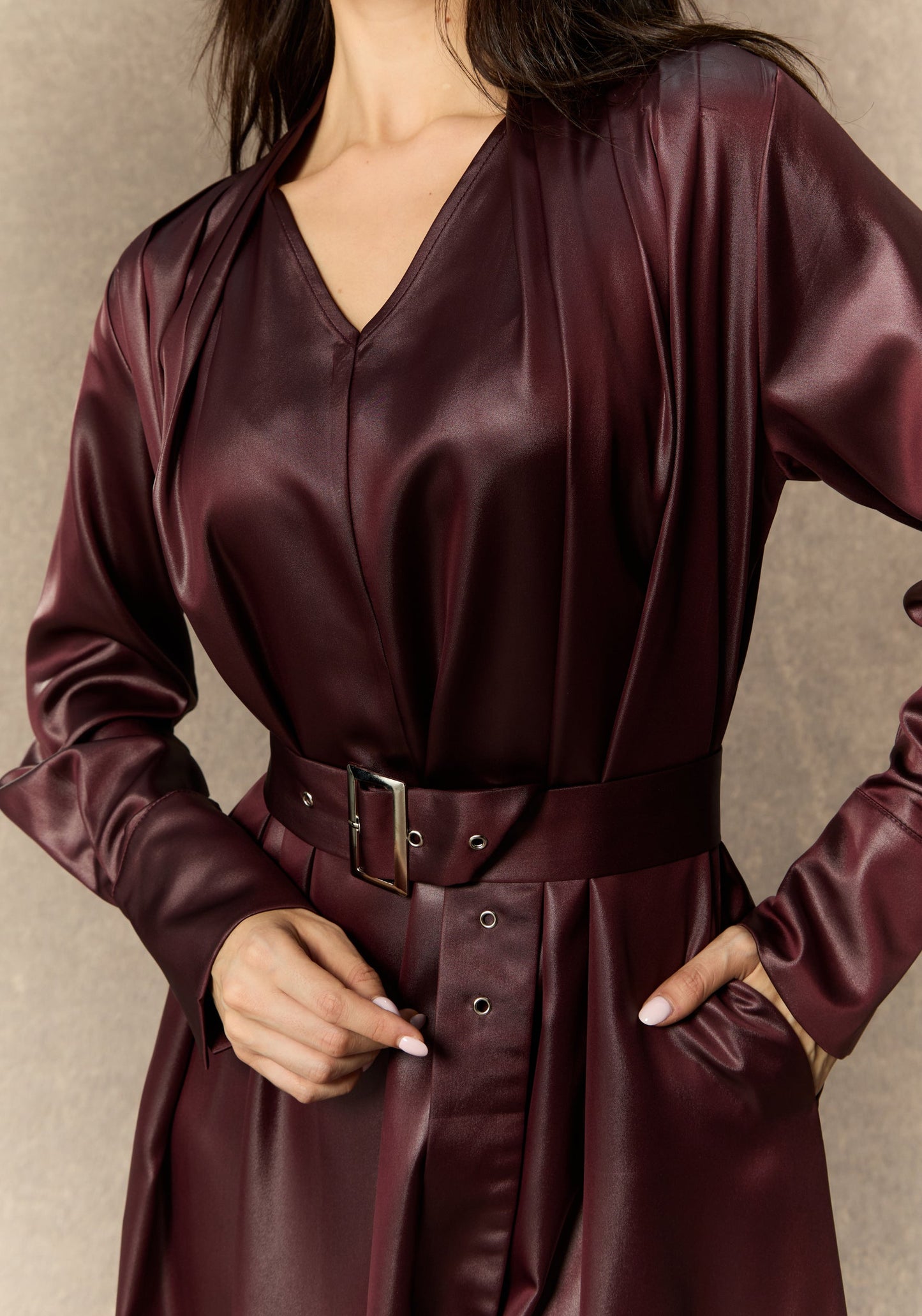 Robe midi bordeaux col en V