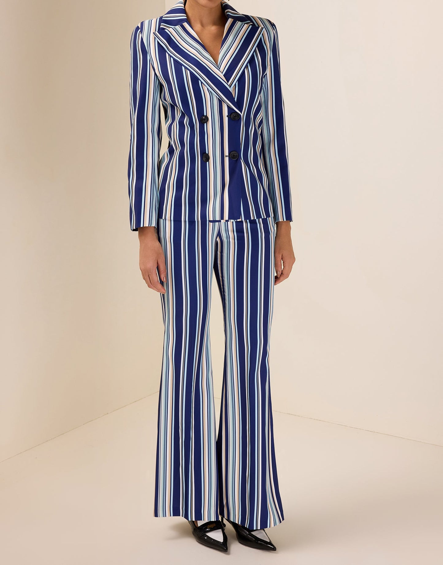 Ensemble blazer boutonné à rayures et pantalon