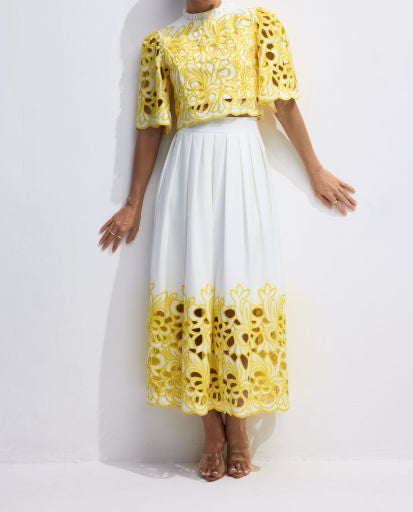 Ensemble deux pièces brodé de fleurs