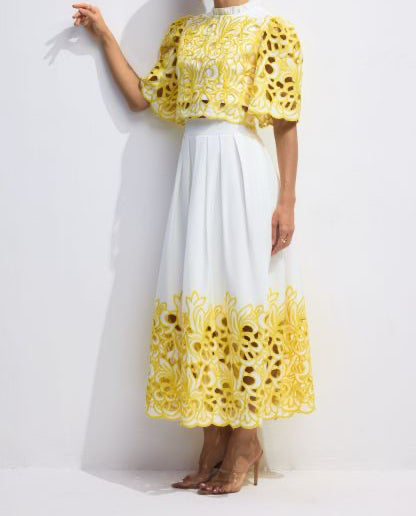 Ensemble deux pièces brodé de fleurs