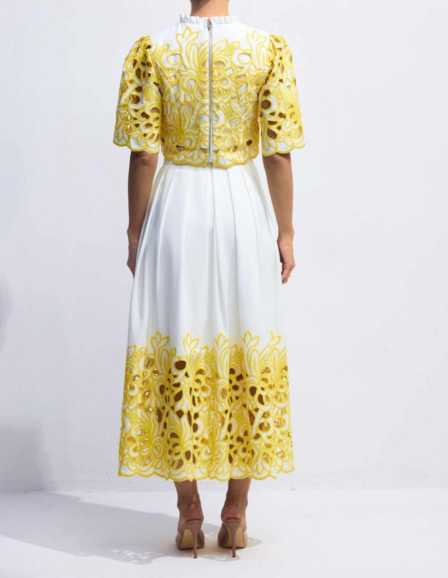 Ensemble deux pièces brodé de fleurs