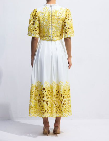 Ensemble deux pièces brodé de fleurs