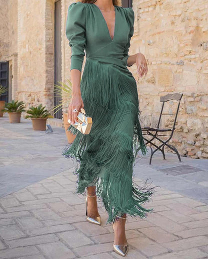 Robe mi-longue froncée à pompons