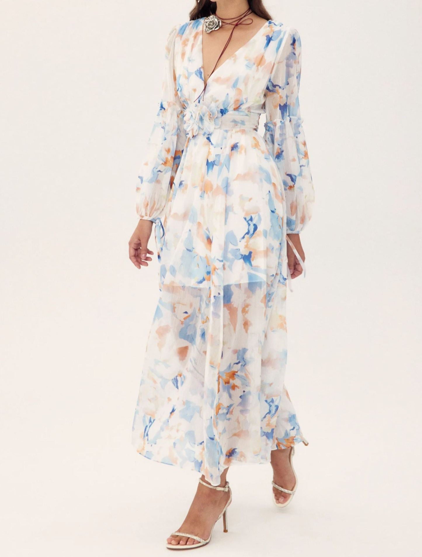 Robe mi-longue à imprimé col en V