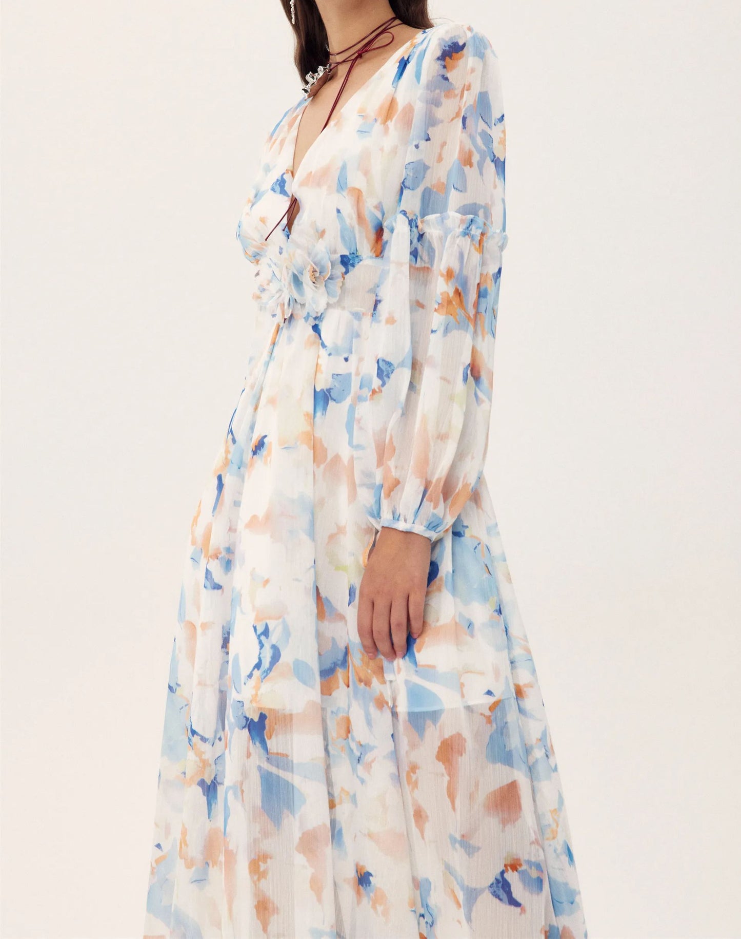 Robe mi-longue à imprimé col en V