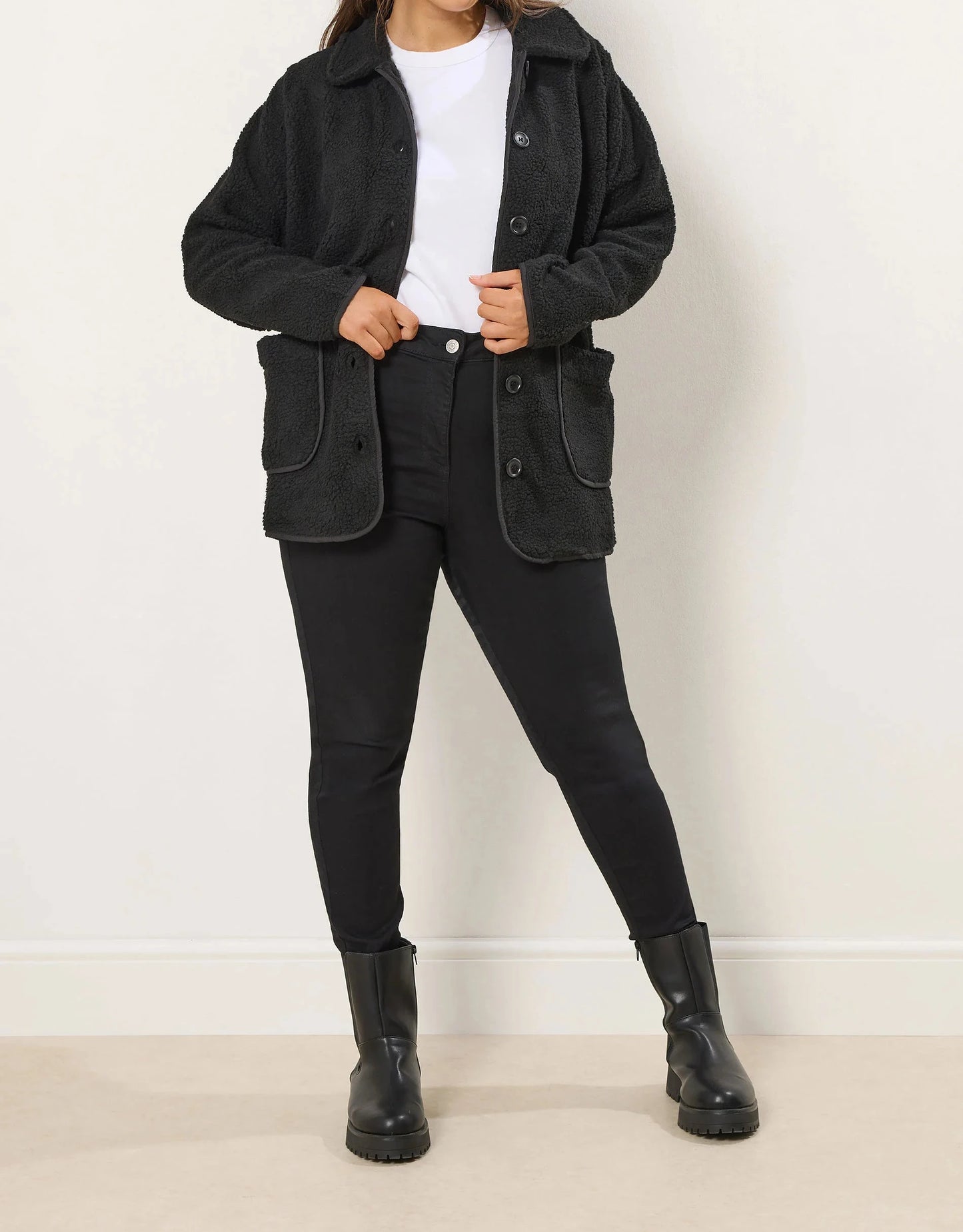 Veste polaire noire à boutons